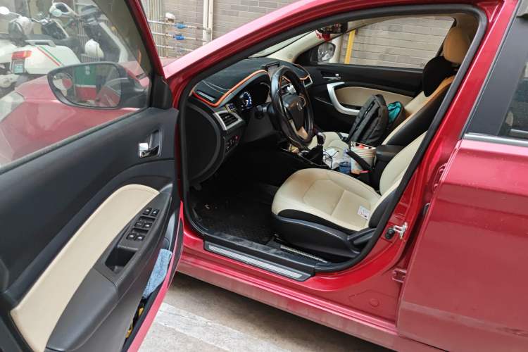 Used CHANGAN Alsvin V7 2015 1.6L Manual Enjoyment Model China IV Standard Driver Seat