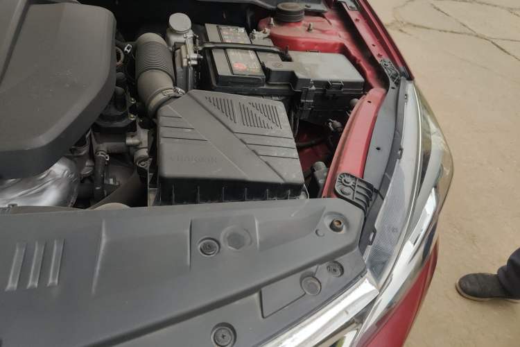Used CHANGAN Alsvin V7 2015 1.6L Manual Enjoyment Model China IV Standard Engine Bay Left