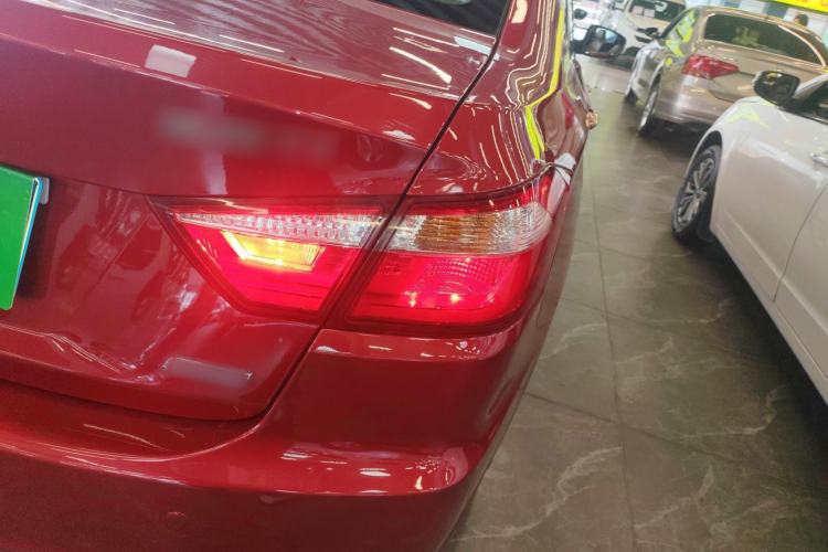 Used CHANGAN Alsvin V7 2015 1.6L Automatic Enjoyment Model China IV Standard Exterior 3