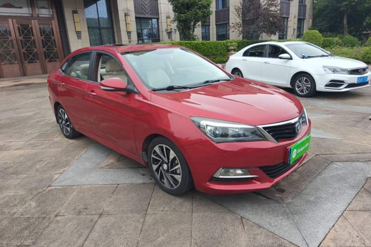 Used CHANGAN Alsvin V7 2015 1.6L Automatic Fun Model China IV Standard Front Right 45 Deg