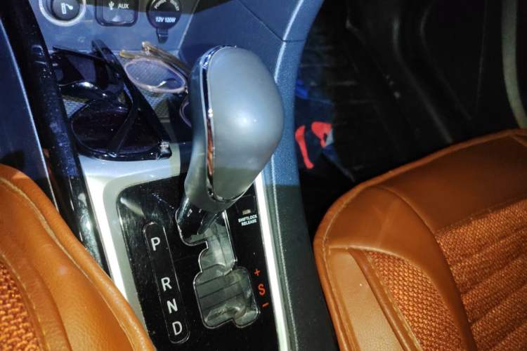 Used CHANGAN Alsvin V7 2015 1.6L Automatic Enjoyment Model China V Standard Gear Lever