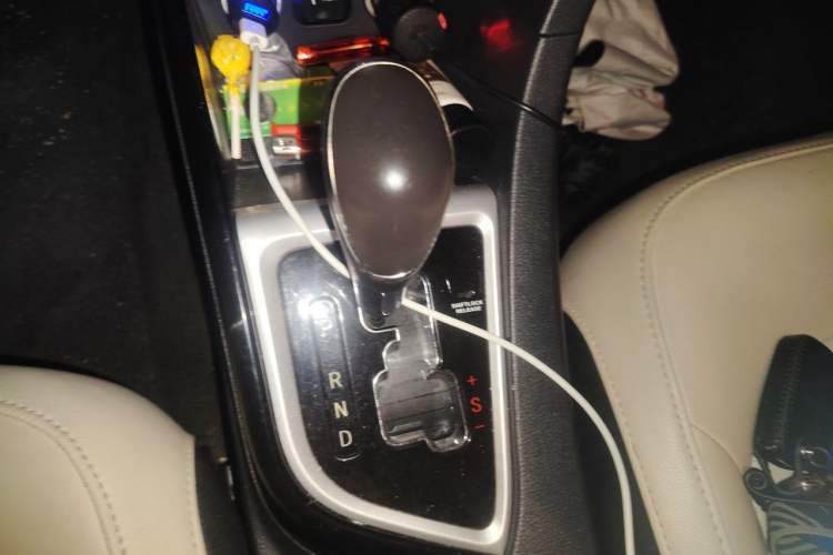 Used CHANGAN Alsvin V7 2015 1.6L Automatic Enjoyment Model China IV Standard Gear Lever