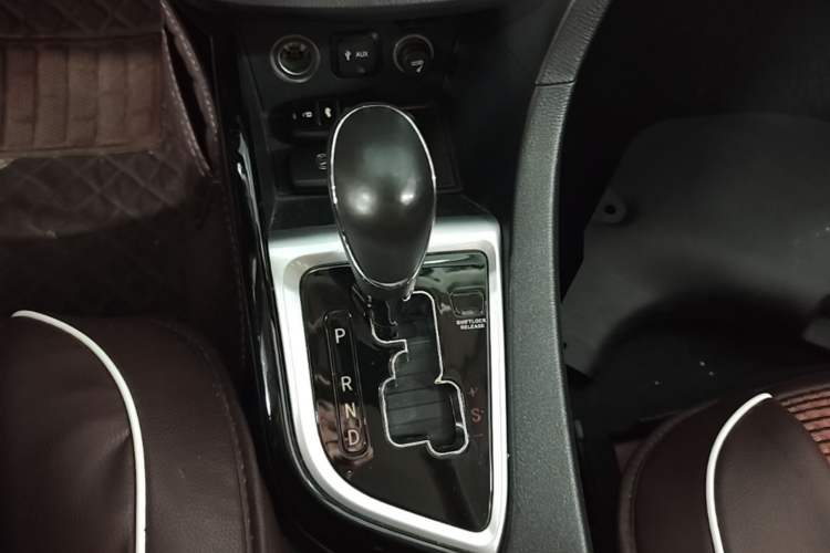 Used CHANGAN Alsvin V7 2015 1.6L Automatic Joyful Model China IV Standard Gear Lever