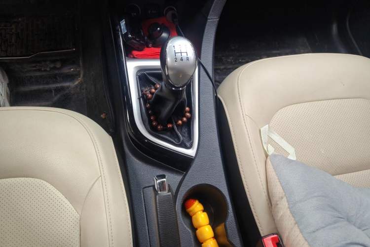 Used CHANGAN Alsvin V7 2015 1.6L Manual Fun Model China IV Standard Gear Lever