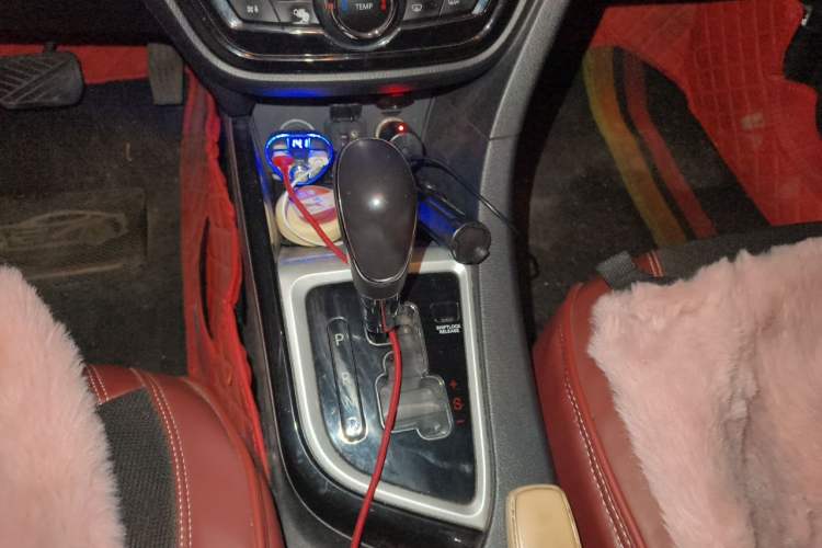 Used CHANGAN Alsvin V7 2015 1.6L Automatic Enjoyment Model China V Standard Gear Lever
