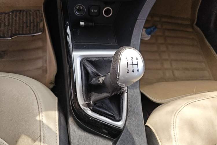 Used CHANGAN Alsvin V7 2015 1.6L Manual Enjoyment Model China IV Standard Gear Lever