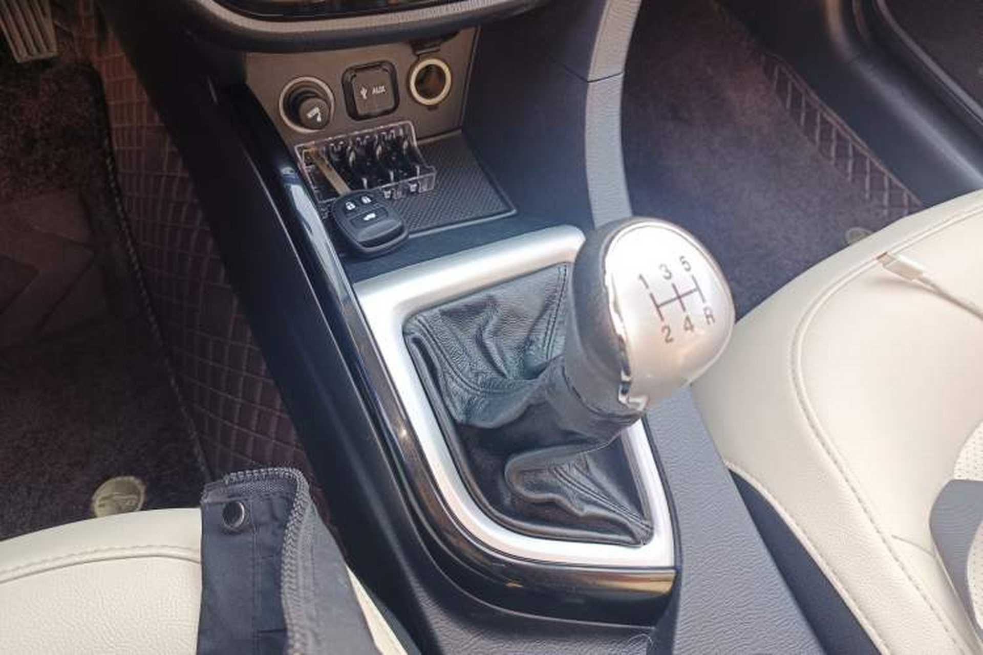 Used CHANGAN Alsvin V7 2015 1.6L Manual Enjoyment Model China V Standard Gear Lever