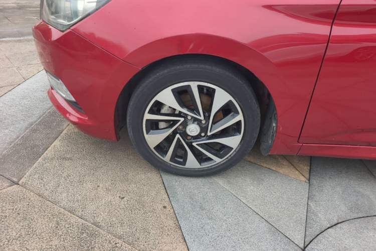 Used CHANGAN Alsvin V7 2015 1.6L Automatic Fun Model China IV Standard Left Front Wheel Hub