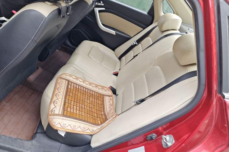 Used CHANGAN Alsvin V7 2015 1.6L Automatic Enjoyment Model China IV Standard Left Rear Seat