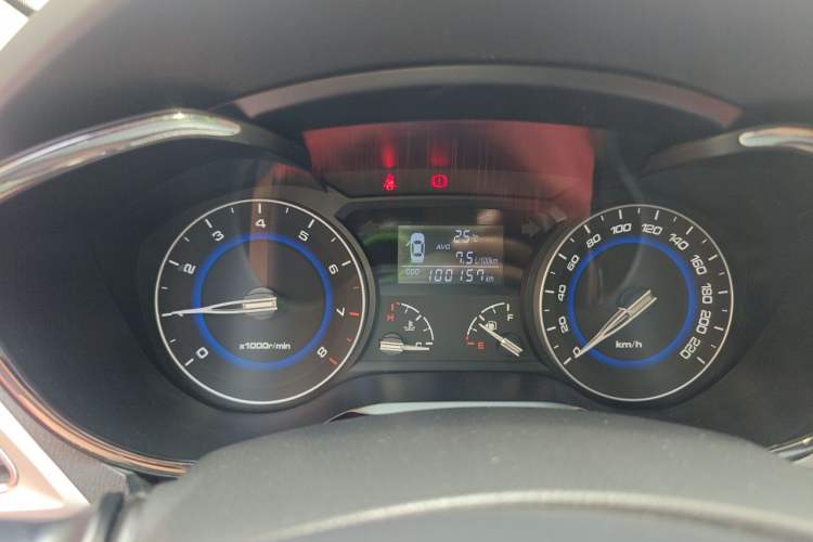 Used CHANGAN Alsvin V7 2015 1.6L Manual Joyful Edition China IV Odometer Close Up