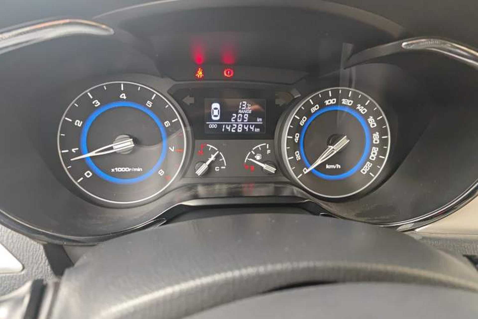 Used CHANGAN Alsvin V7 2015 1.6L Manual Enjoyment Model China IV Standard Odometer Close Up