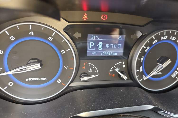 Used CHANGAN Alsvin V7 2015 1.6L Automatic Enjoyment Model China IV Standard Odometer Close Up