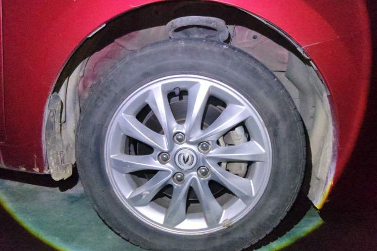 Used CHANGAN Alsvin V7 2015 1.6L Automatic Joyful Model China IV Standard Right Front Wheel Hub