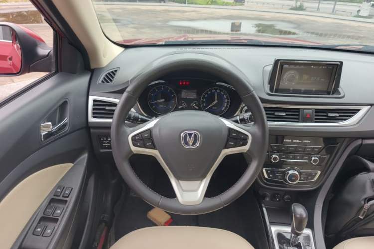 Used CHANGAN Alsvin V7 2015 1.6L Automatic Fun Model China IV Standard Steering Wheel