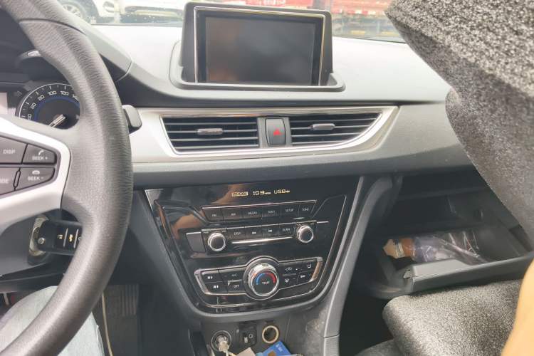 Used CHANGAN Alsvin V7 2015 1.6L Manual Enjoyment Model China IV Standard Audio And AC Panel