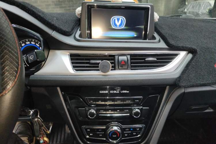 Used CHANGAN Alsvin V7 2015 1.6L Manual Enjoyment Model China IV Standard Audio And AC Panel