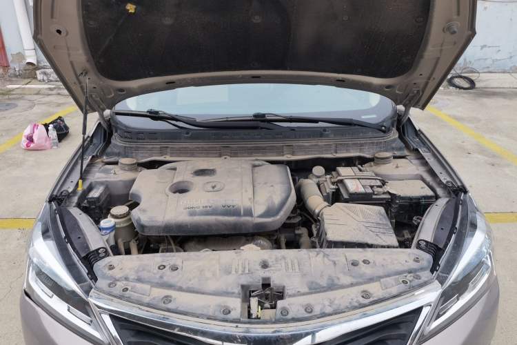 Used CHANGAN Alsvin V7 2015 1.6L Automatic Enjoyment Model China IV Standard Engine Bay