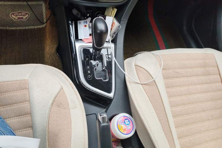 Used CHANGAN Alsvin V7 2015 1.6L Automatic Enjoyment Model China IV Standard Gear Lever