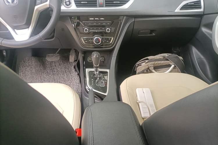Used CHANGAN Alsvin V7 2015 1.6L Automatic Enjoyment Model China V Standard Gear Lever