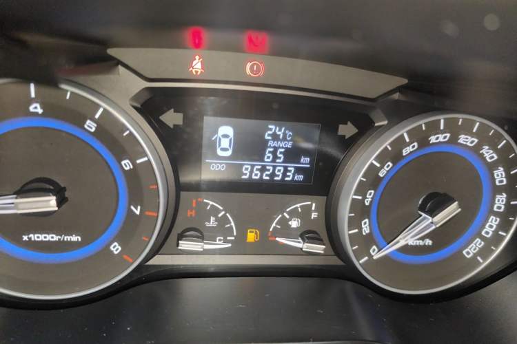 Used CHANGAN Alsvin V7 2015 1.6L Manual Enjoyment Model China IV Standard Odometer Close Up