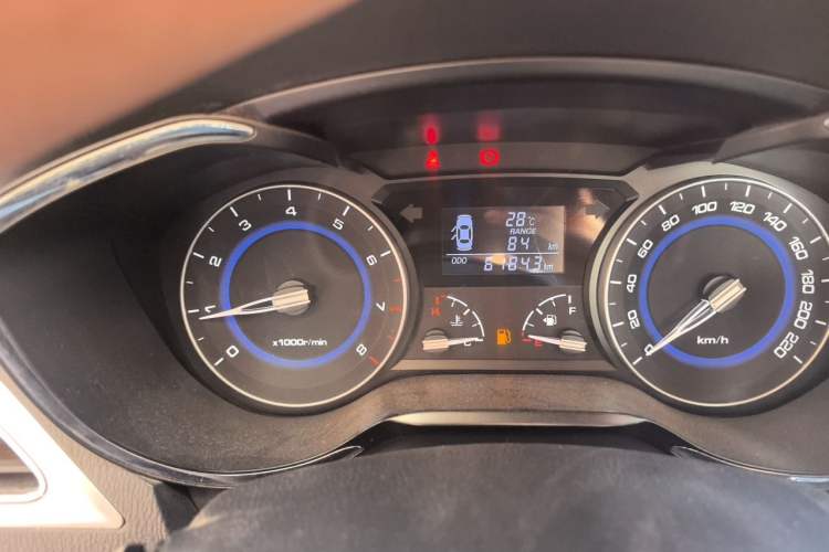 Used CHANGAN Alsvin V7 2015 1.6L Manual Joyful Edition China IV Odometer Close Up