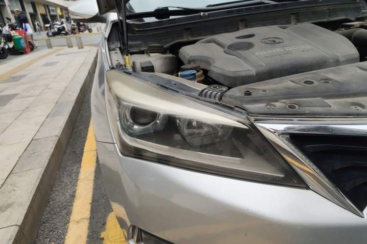 Used CHANGAN Alsvin V7 2015 1.6L Automatic Enjoyment Model China IV Standard Right Front Headlight