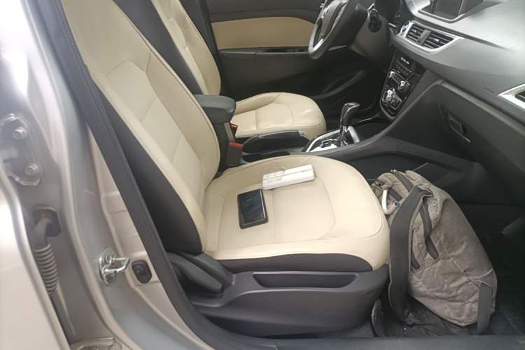 Used CHANGAN Alsvin V7 2015 1.6L Automatic Enjoyment Model China V Standard Right Front Seat