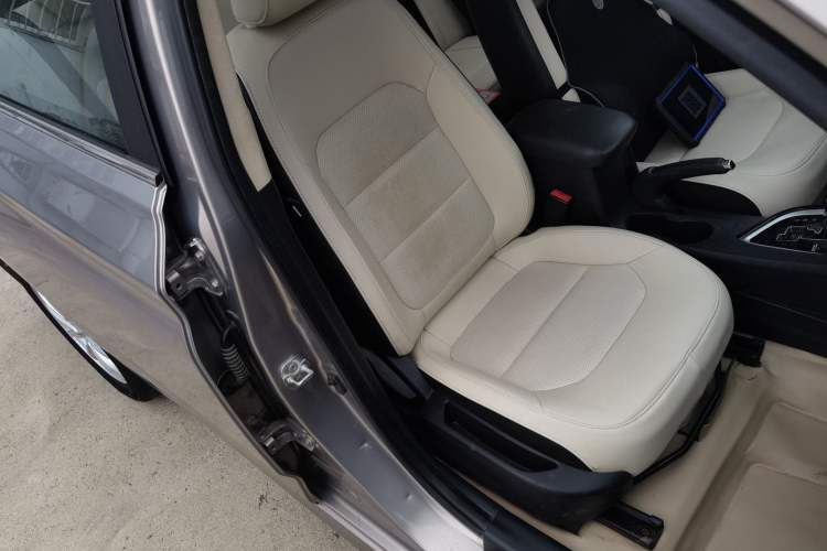 Used CHANGAN Alsvin V7 2015 1.6L Automatic Enjoyment Model China IV Standard Right Front Seat