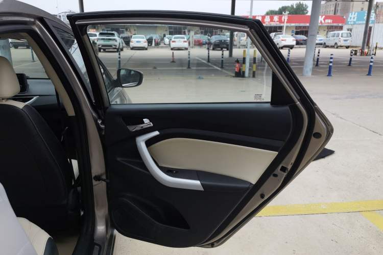 Used CHANGAN Alsvin V7 2015 1.6L Automatic Enjoyment Model China IV Standard Right Rear Door Interior