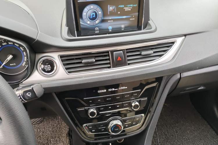 Used CHANGAN Alsvin V7 2015 1.6L Automatic Enjoyment Model China IV Standard Audio And AC Panel