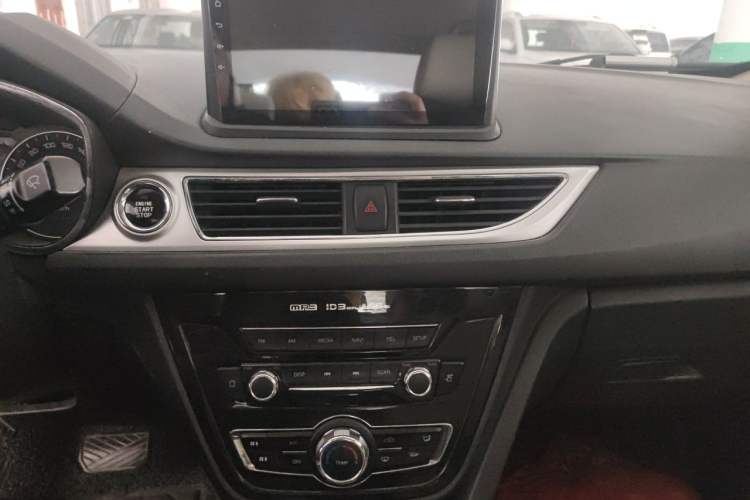 Used CHANGAN Alsvin V7 2015 1.6L Automatic Joyful Model China IV Standard Audio And AC Panel