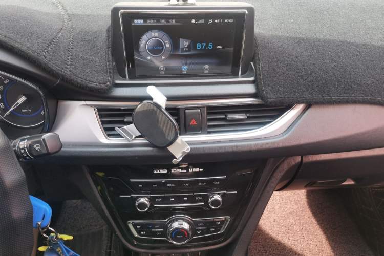 Used CHANGAN Alsvin V7 2015 1.6L Manual Enjoyment Model China IV Standard Audio And AC Panel