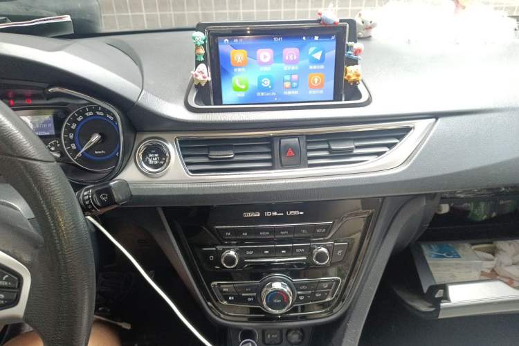 Used CHANGAN Alsvin V7 2015 1.6L Automatic Enjoyment Model China IV Standard Audio And AC Panel