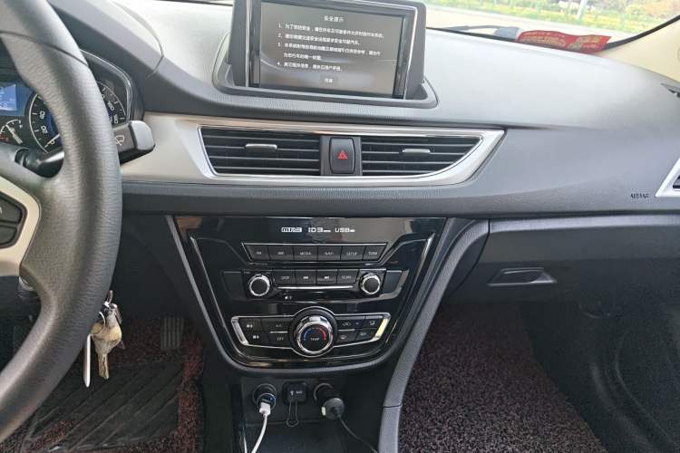 Used CHANGAN Alsvin V7 2015 1.6L Manual Enjoyment Model China IV Standard Audio And AC Panel