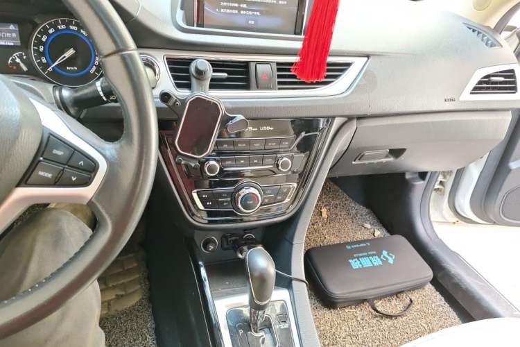 Used CHANGAN Alsvin V7 2015 1.6L Automatic Fun Model China V Standard Audio And AC Panel