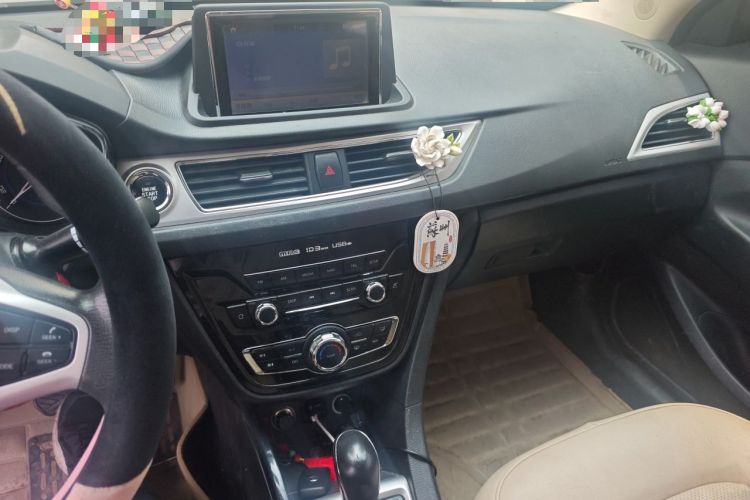 Used CHANGAN Alsvin V7 2015 1.6L Automatic Enjoyment Model China IV Standard Audio And AC Panel