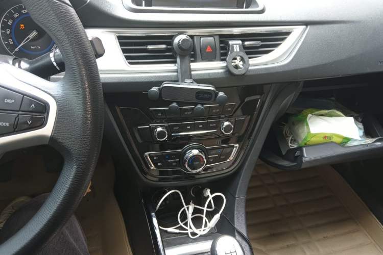 Used CHANGAN Alsvin V7 2015 1.6L Manual Enjoyment Model China IV Standard Audio And AC Panel