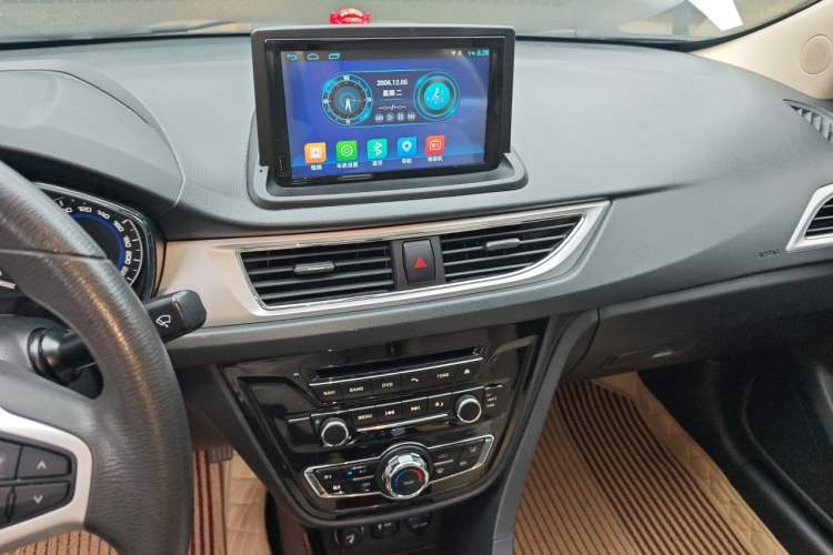 Used CHANGAN Alsvin V7 2015 1.6L Manual Joyride Model China IV Standard Audio And AC Panel