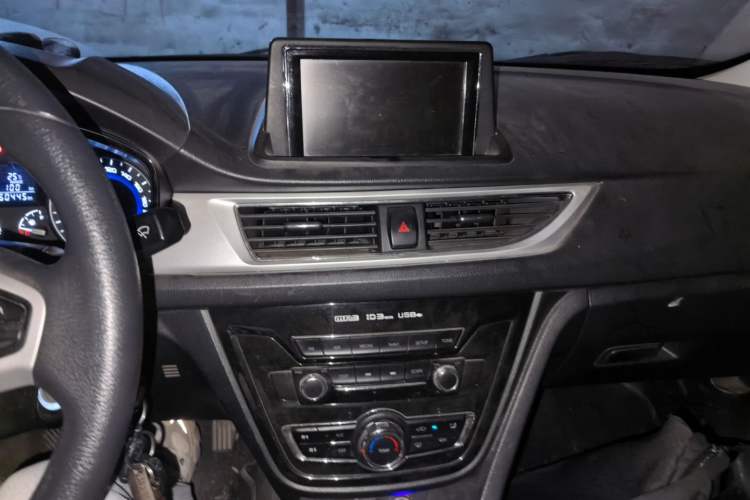 Used CHANGAN Alsvin V7 2015 1.6L Manual Enjoyment Model China V Standard Audio And AC Panel