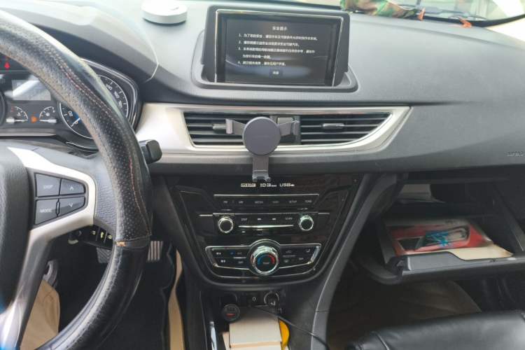 Used CHANGAN Alsvin V7 2015 1.6L Manual Enjoyment Model China IV Standard Audio And AC Panel