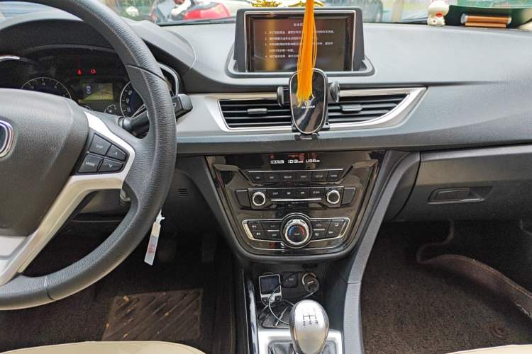 Used CHANGAN Alsvin V7 2015 1.6L Manual Enjoyment Model China IV Standard Audio And AC Panel