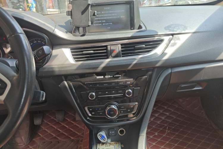 Used CHANGAN Alsvin V7 2015 1.6L Manual Fun Model China IV Standard Audio And AC Panel