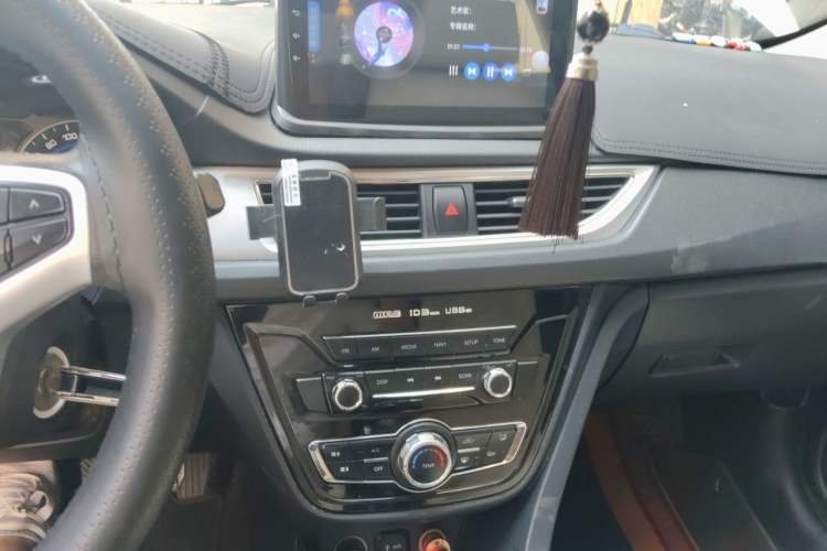 Used CHANGAN Alsvin V7 2015 1.6L Manual Enjoyment Model China V Standard Audio And AC Panel