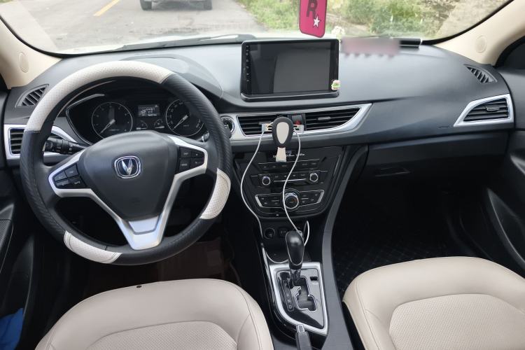 Used CHANGAN Alsvin V7 2015 1.6L Automatic Enjoyment Model China IV Standard Center Console