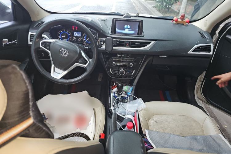 Used CHANGAN Alsvin V7 2015 1.6L Automatic Enjoyment Model China V Standard Center Console