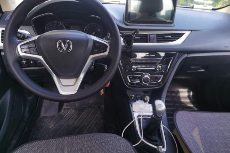 Used CHANGAN Alsvin V7 2015 1.6L Manual Fun Model China IV Standard Center Console
