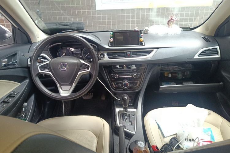 Used CHANGAN Alsvin V7 2015 1.6L Automatic Enjoyment Model China IV Standard Center Console