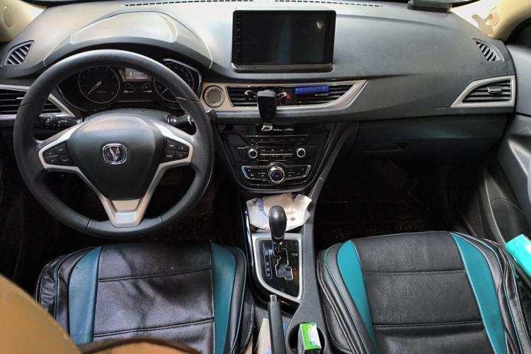 Used CHANGAN Alsvin V7 2015 1.6L Automatic Enjoyment Model China IV Standard Center Console