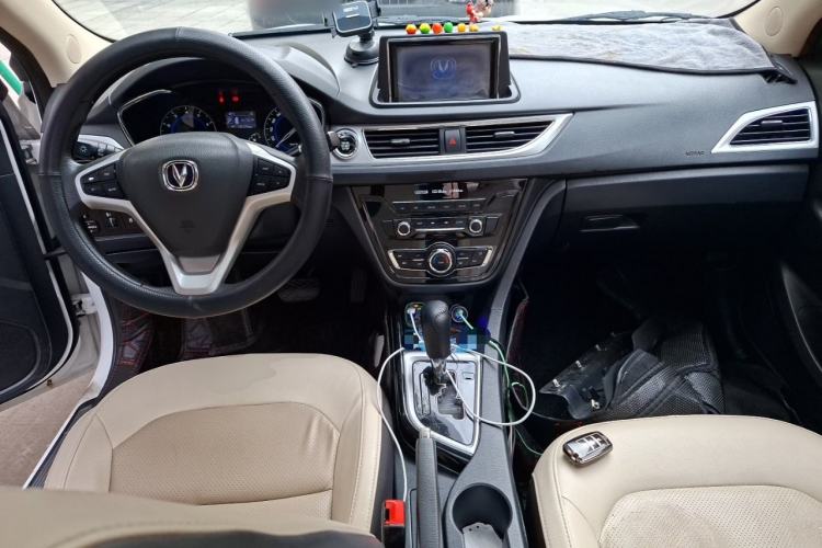 Used CHANGAN Alsvin V7 2015 1.6L Automatic Enjoyment Model China V Standard Center Console