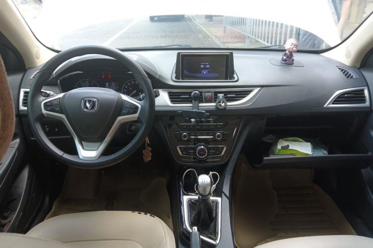 Used CHANGAN Alsvin V7 2015 1.6L Manual Enjoyment Model China IV Standard Center Console